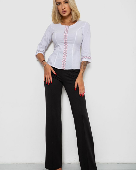 Блуза класична з вишивкою 230R03-2